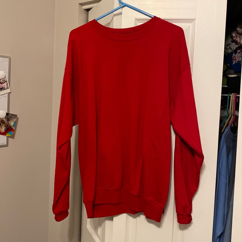 Hanes plain sweatshirt!!